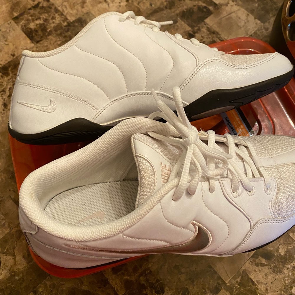 Ladies Nike w/Metallic Silver Swoosh